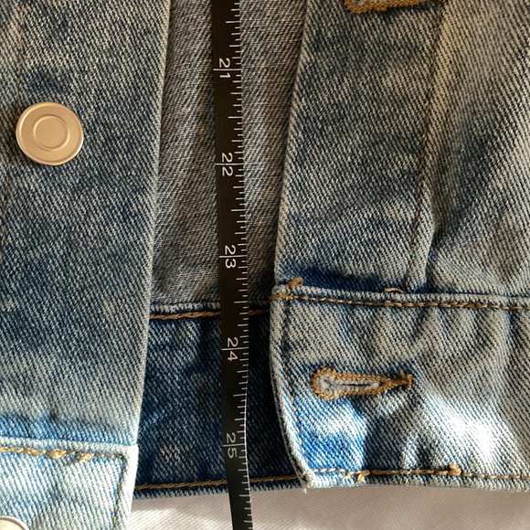 Forever 21 distressed blue jean jacket size S - Picture 12 of 13